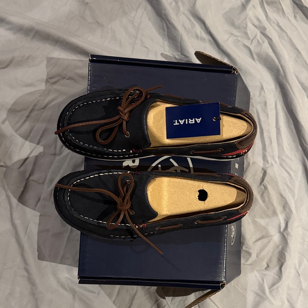 Ariat women’s  cruiser shore bound Black and Brown Loafers NWT SZ 6.5